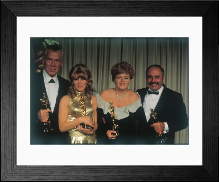 Framed Print : Oscars Winners Holding Their Awards Framed Print : Oscars Winners Holding Their Awards