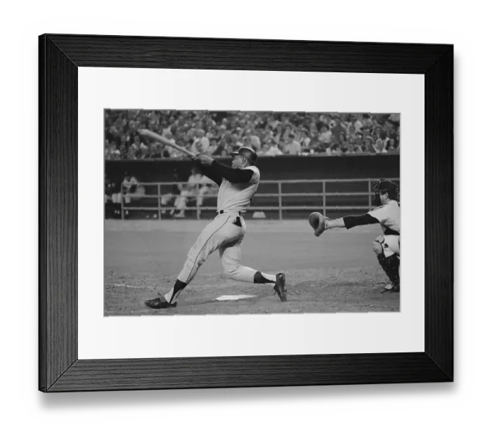 Framed Print : Wille Mays Swinging for Record Hit Framed Print : Wille Mays Swinging for Record Hit
