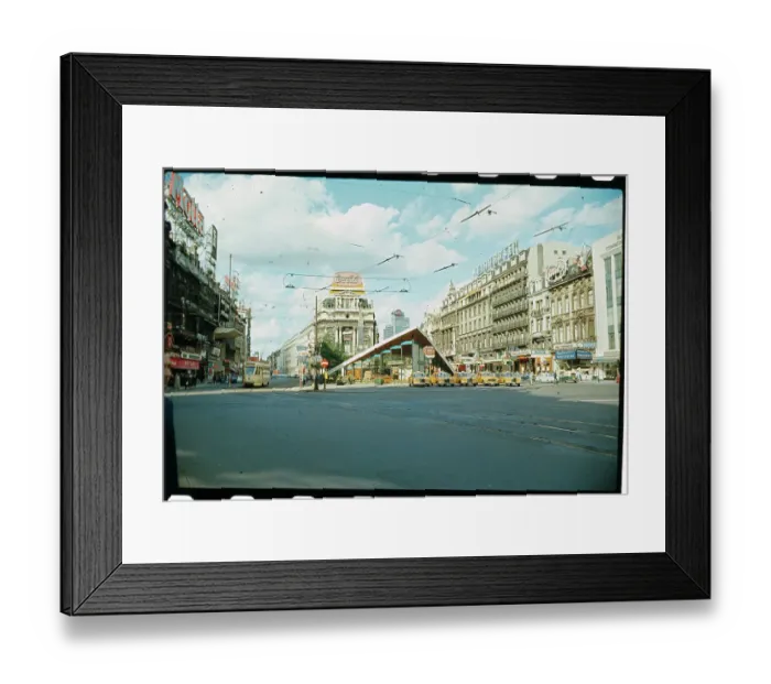 Framed Print : View of Place de Brouckere with Hotel Metropole Framed Print : View of Place de Brouckere with Hotel Metropole