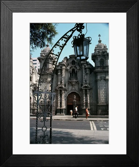 Framed Print : Statue of Francisco Pizarro Framed Print : Statue of Francisco Pizarro