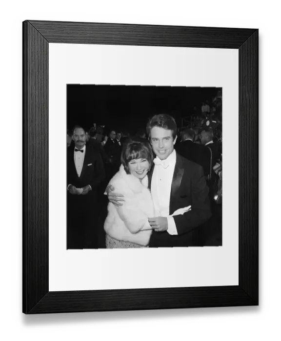 Framed Print : Shirley MacLaine and Warren Beatty Framed Print : Shirley MacLaine and Warren Beatty