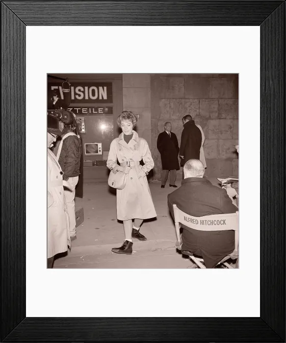 Framed Print : Julie Andrews on Torn Curtain Set Framed Print : Julie Andrews on Torn Curtain Set