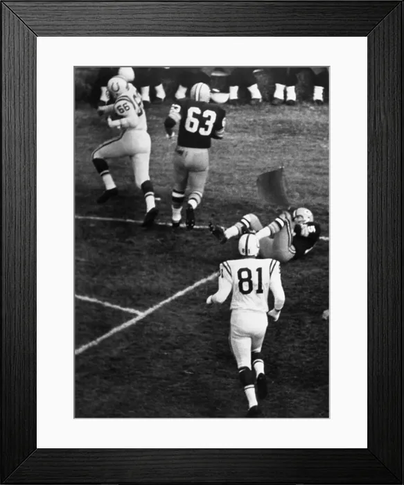 Framed Print : Into the Endzone Framed Print : Into the Endzone