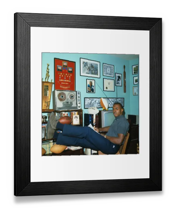 Framed Print : Gale Sayers at Home Framed Print : Gale Sayers at Home