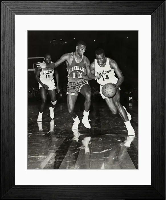 Framed Print : Oscar Robertson in Basketball Action Framed Print : Oscar Robertson in Basketball Action