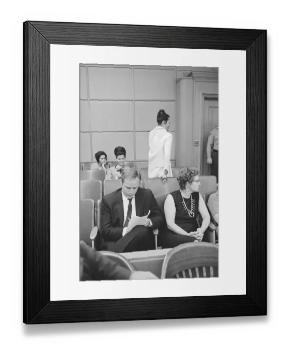 Framed Print : Marlon Brando and Anna Kashfi in Superior Court Framed Print : Marlon Brando and Anna Kashfi in Superior Court