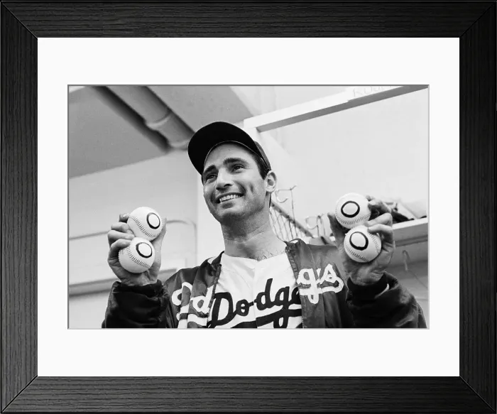 Framed Print : Sandy Koufax Holding 4 Zero Baseballs Framed Print : Sandy Koufax Holding 4 Zero Baseballs