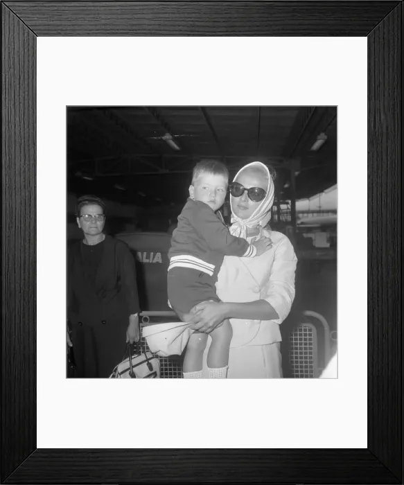 Framed Print : Virna Lisi Framed Print : Virna Lisi