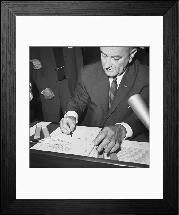 Framed Print : President Johnson Signs the Voting Rights Bill Framed Print : President Johnson Signs the Voting Rights Bill