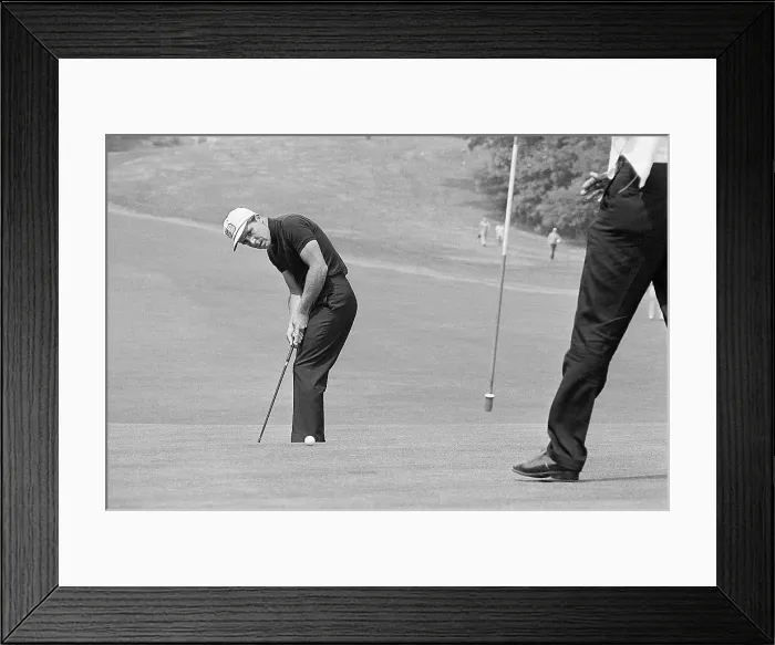 Framed Print : Gary Player Putting on Green Framed Print : Gary Player Putting on Green