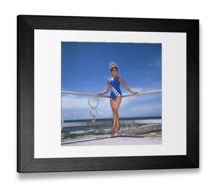 Framed Print : Miss Universe Apasra Hongsakula on Beach Framed Print : Miss Universe Apasra Hongsakula on Beach