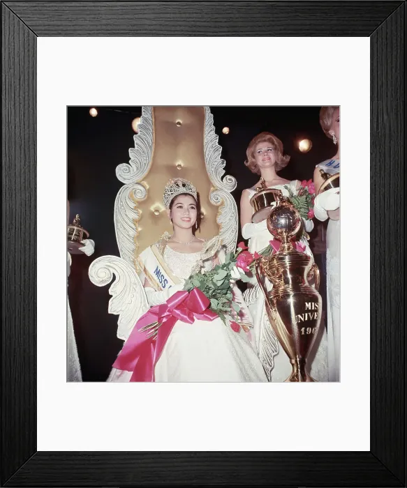 Framed Print : Portrait of Miss Universe Apasra Hongsakula Framed Print : Portrait of Miss Universe Apasra Hongsakula