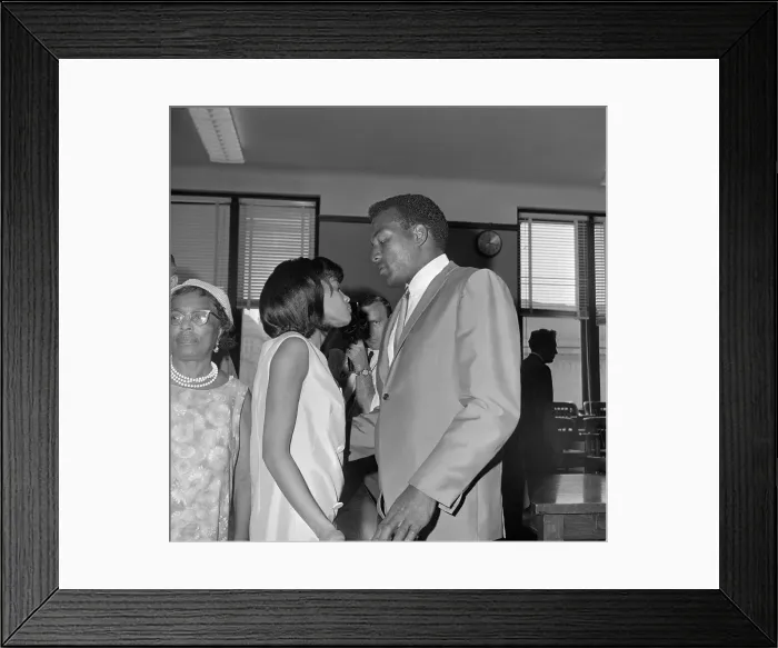 Framed Print : Jim Brown with Wife Sue Framed Print : Jim Brown with Wife Sue