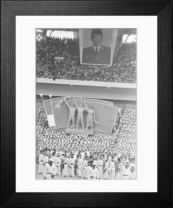 Framed Print : 100, 00 People in a Stadium