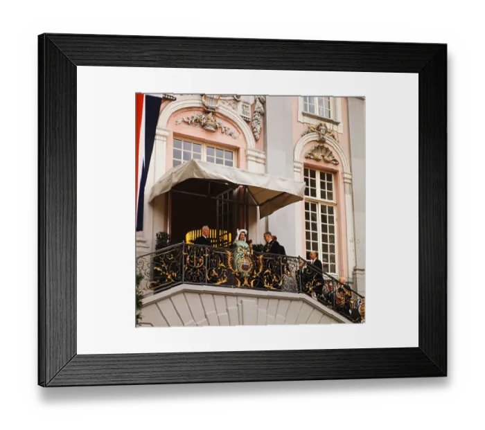 Framed Print : Queen Elizabeth with Heinrich Luebke Framed Print : Queen Elizabeth with Heinrich Luebke