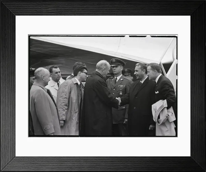 Framed Print : Aldo Moro & Dean Rusk Shaking Hands