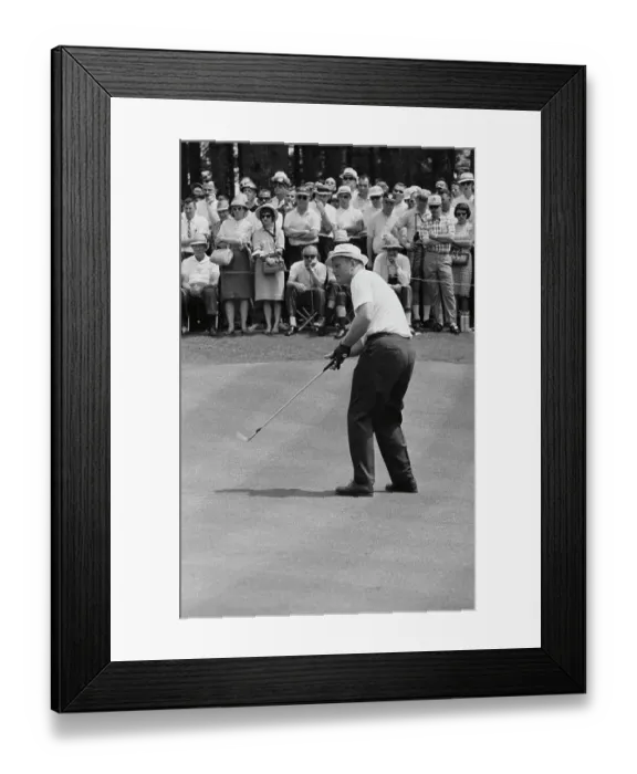 Framed Print : Jack Nicklaus Observing His Putt Framed Print : Jack Nicklaus Observing His Putt