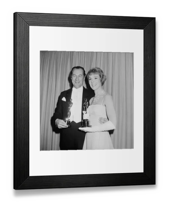 Framed Print : Actors Holding Oscars Framed Print : Actors Holding Oscars
