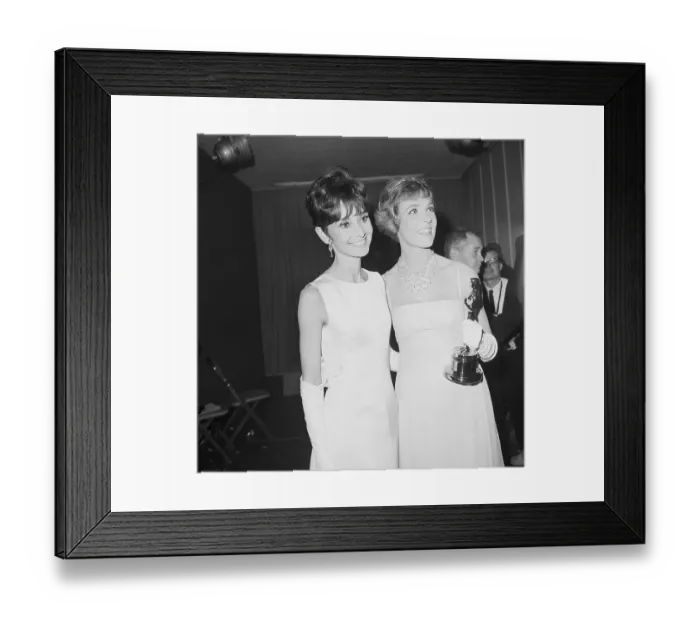 Framed Print : Audrey Hepburn and Julie Andrews with Oscar Framed Print : Audrey Hepburn and Julie Andrews with Oscar