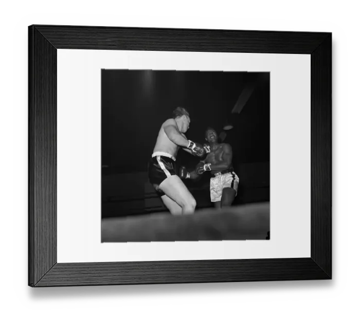 Framed Print : Lands A Left Framed Print : Lands A Left