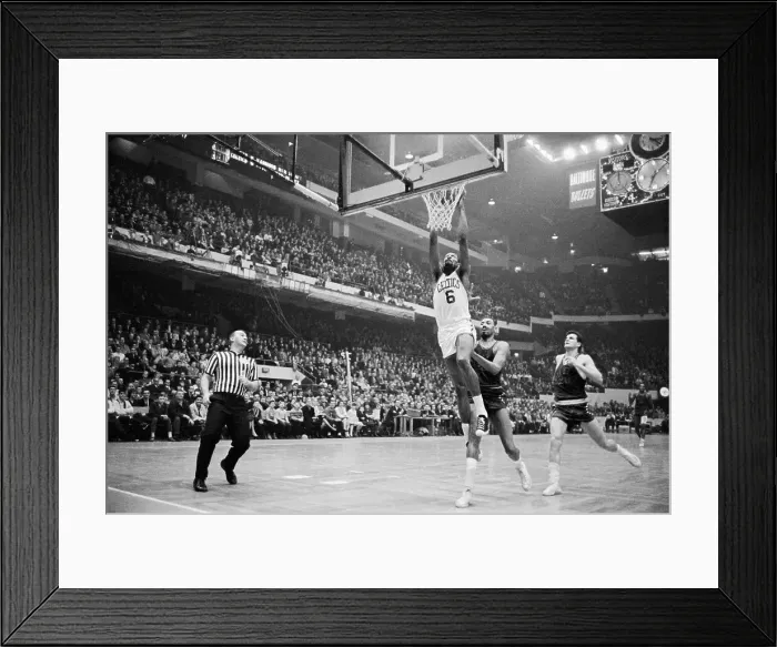 Framed Print : Wilt Chamberlain with Dave Gambee and Bill Russell During Game Framed Print : Wilt Chamberlain with Dave Gambee and Bill Russell During Game