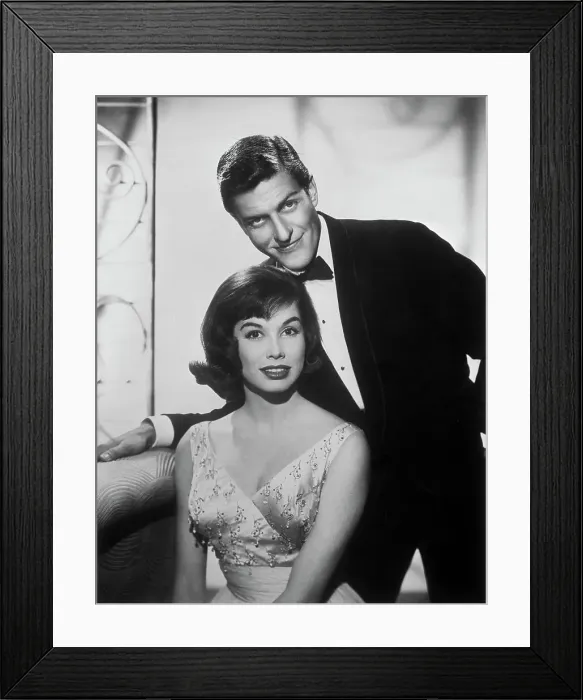 Framed Print : Mary Tyler Moore and Dick Van Dyke Framed Print : Mary Tyler Moore and Dick Van Dyke