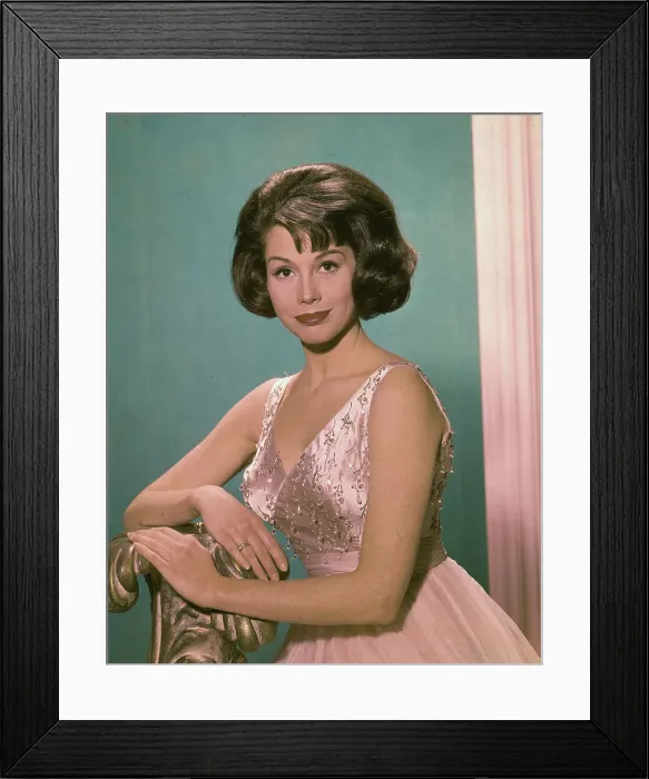 Framed Print : Portrait of Mary Tyler Moore Framed Print : Portrait of Mary Tyler Moore