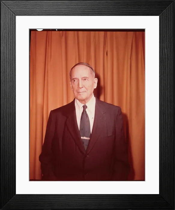 Framed Print : General Douglas MacArthur Framed Print : General Douglas MacArthur