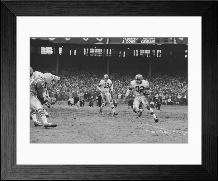 Framed Print : Jim Brown Running with Football Framed Print : Jim Brown Running with Football