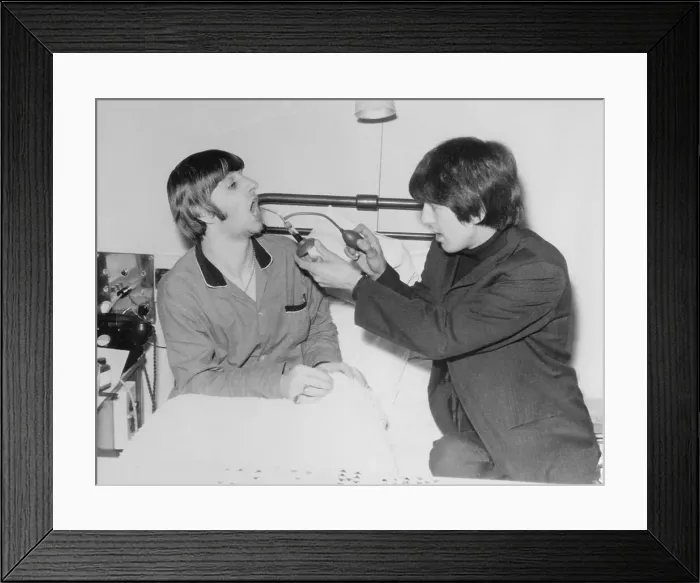 Framed Print : George Harrison Visiting Ringo Starr Framed Print : George Harrison Visiting Ringo Starr