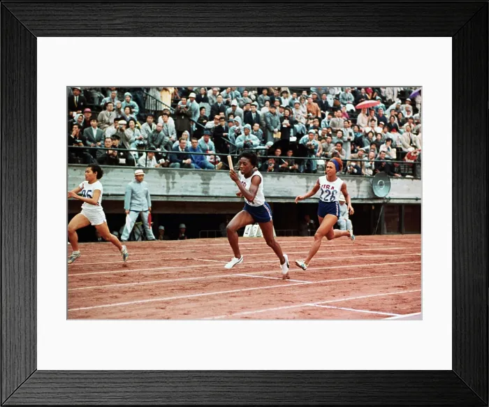 Framed Print : Wyomia Tyus Running