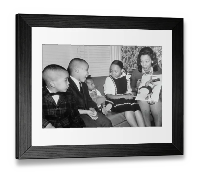 Framed Print : Coretta Scott King Talking With Her Young Children on Couch Framed Print : Coretta Scott King Talking With Her Young Children on Couch