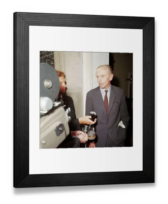 Framed Print : Sir Alex Home Framed Print : Sir Alex Home