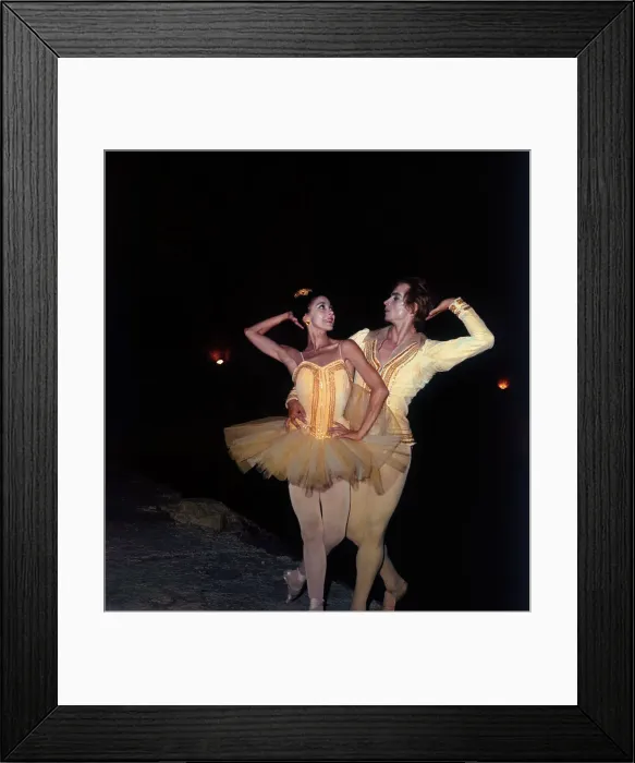 Framed Print : Fonteyn and Nureyev Dancing