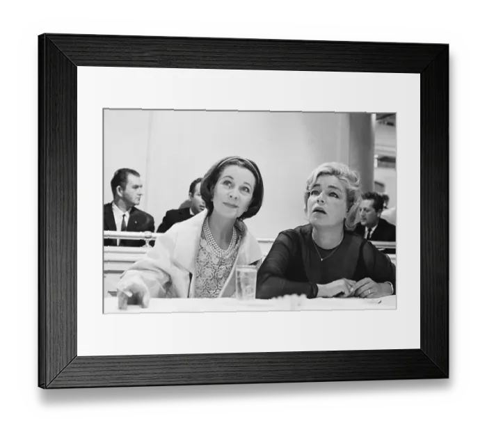 Framed Print : Vivien Leigh and Simone Signoret at Rehearsal Framed Print : Vivien Leigh and Simone Signoret at Rehearsal