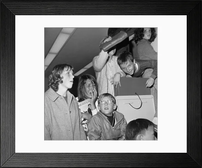 Framed Print : Fans to Welcome Ringo Starr Framed Print : Fans to Welcome Ringo Starr