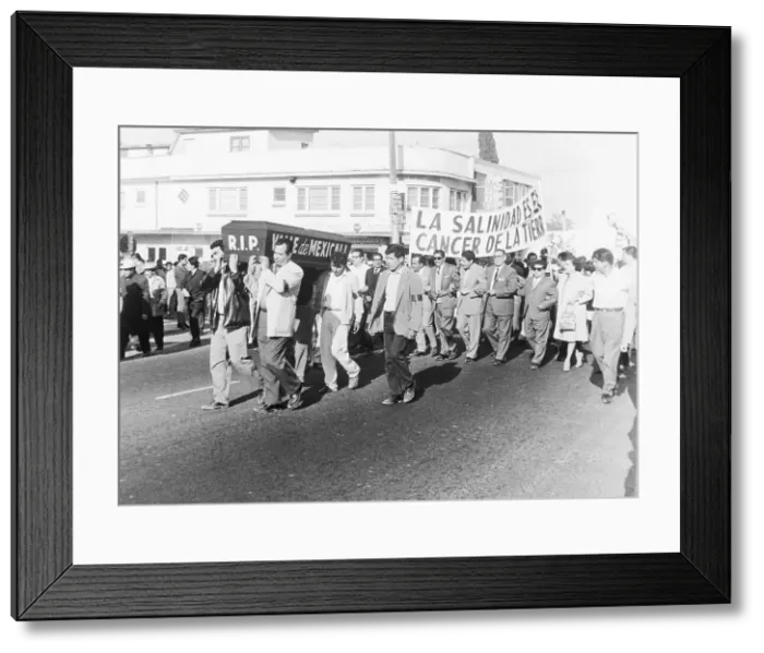 Framed Print : Citizens Carrying Banners and Prop Protesting Water Supply Framed Print : Citizens Carrying Banners and Prop Protesting Water Supply