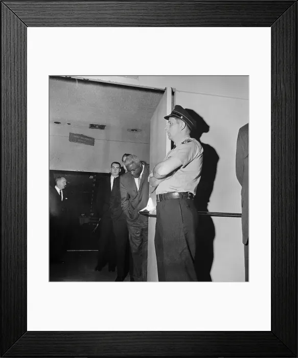 Framed Print : George Wallace Outside