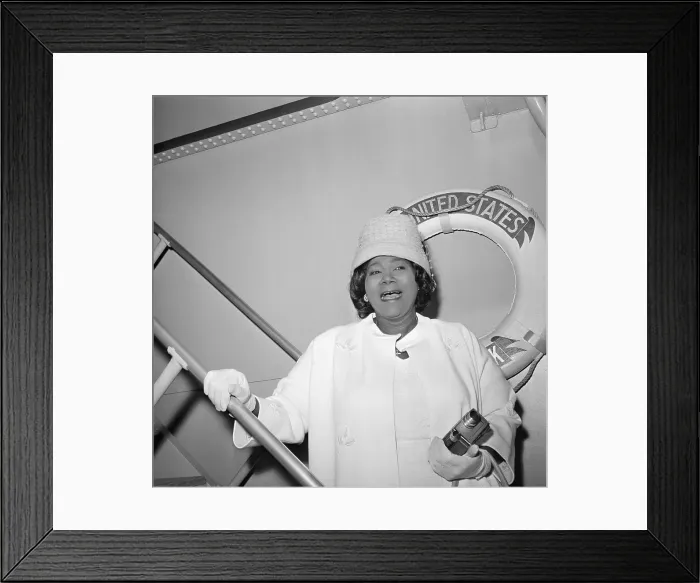 Framed Print : Mahalia Jackson Singing Framed Print : Mahalia Jackson Singing
