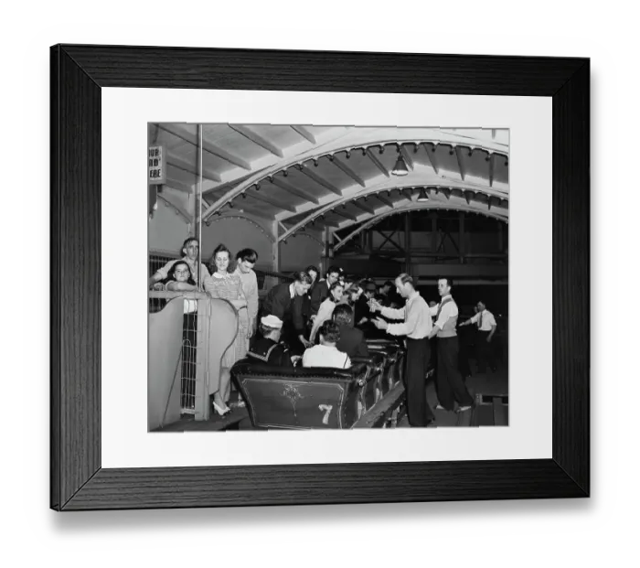 Framed Print : Cyclone Rollercoaster Framed Print : Cyclone Rollercoaster