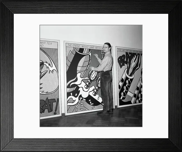 Framed Print : Roy Lichtenstein at Painting with Pencil