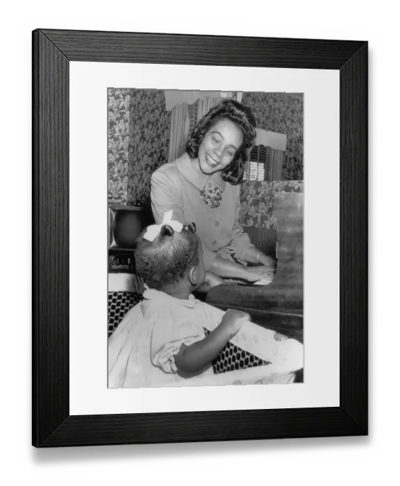 Framed Print : Coretta Scott King And Daughter Bernice Framed Print : Coretta Scott King And Daughter Bernice