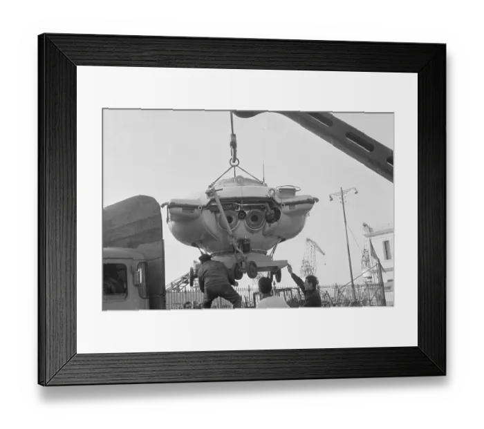 Framed Print : Diving Saucer Framed Print : Diving Saucer