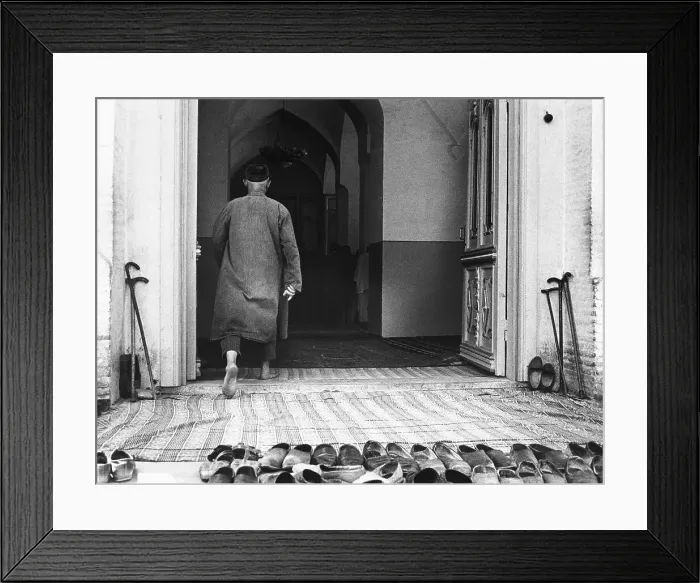 Framed Print : Muslim Entering Tashkent Mosque Framed Print : Muslim Entering Tashkent Mosque