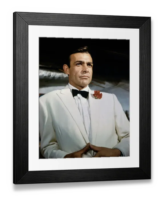 Framed Print : Sean Connery as James Bond Framed Print : Sean Connery as James Bond
