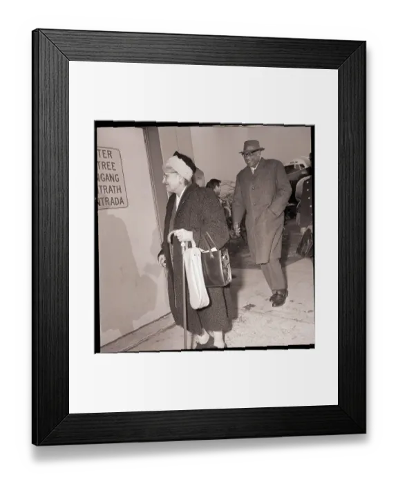 Framed Print : Paul Robeson Returning to United States