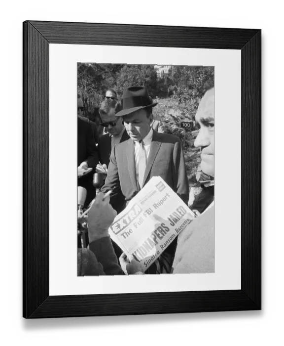 Framed Print : Sinatra Speaks To Press Framed Print : Sinatra Speaks To Press