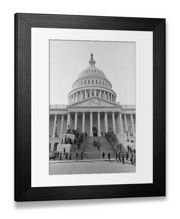 Framed Print : Jacqueline Kennedy and Children Climbing Capitol Steps Framed Print : Jacqueline Kennedy and Children Climbing Capitol Steps