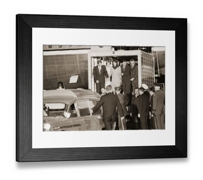 Framed Print : Jackie Kennedy and Robert Kennedy at Andrews Air Force Base with President Kennedy's Casket Framed Print : Jackie Kennedy and Robert Kennedy at Andrews Air Force Base with President Kennedy's Casket