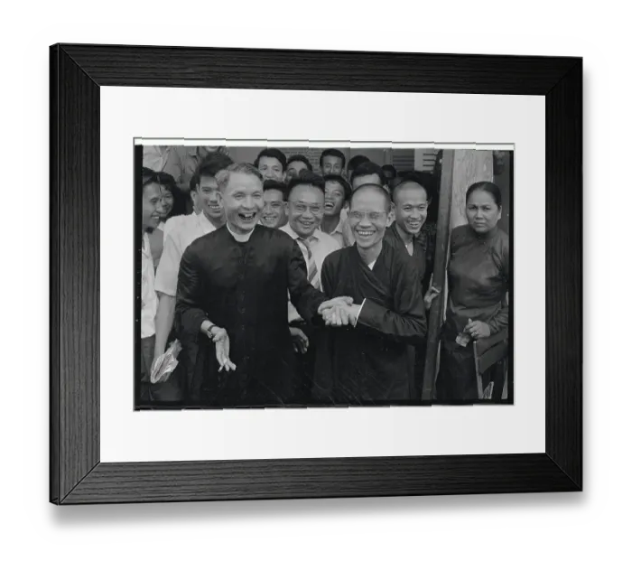 Framed Print : Le Quang Oanh with Thich Tam Chau Framed Print : Le Quang Oanh with Thich Tam Chau